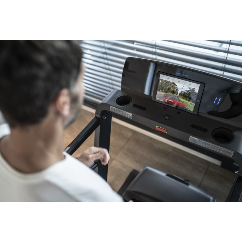 Horizon Fitness OMEGAZ_ZONE Treadmill Lifestyle Screen View